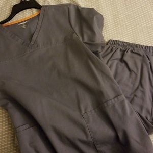 Scrub set. Only worn three times.
